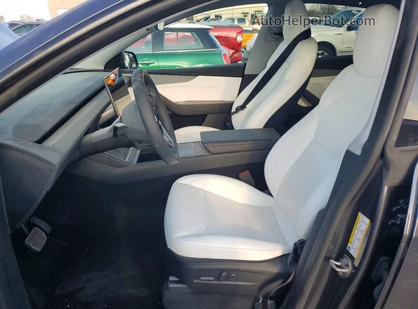 7SAYGDEE9TA380472 2026 TESLA MODEL Gray წინა სალონის ხედი