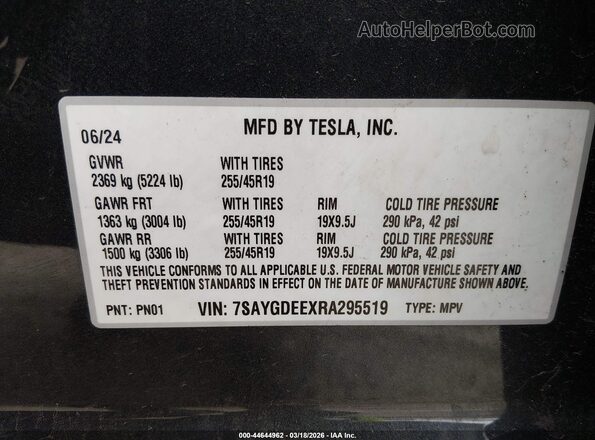 7SAYGDEEXRA295519 2024 TESLA MODEL Y Gray 