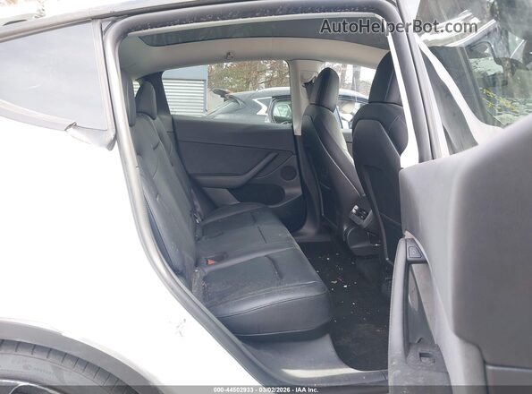 7SAYGDEF0NF567680 2022 TESLA MODEL Y White Vista de la etiqueta del VIN