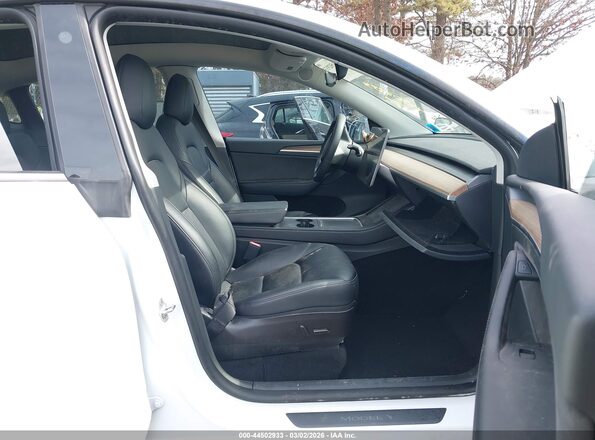 7SAYGDEF0NF567680 2022 TESLA MODEL Y White Vista interior delantera