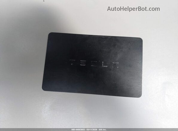 7SAYGDEF0RF036131 2024 TESLA MODEL Y Серый Вид панели приборов