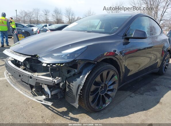 7SAYGDEF0RF036131 2024 TESLA MODEL Y Серый Передняя левая четверть