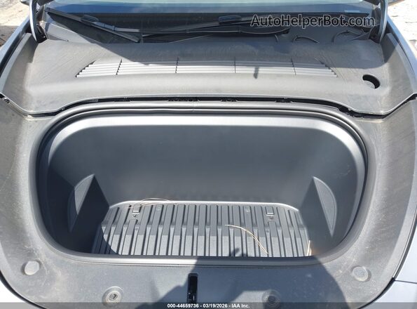 7SAYGDEF3RA294513 2024 TESLA MODEL Y Silver Вид ззаду