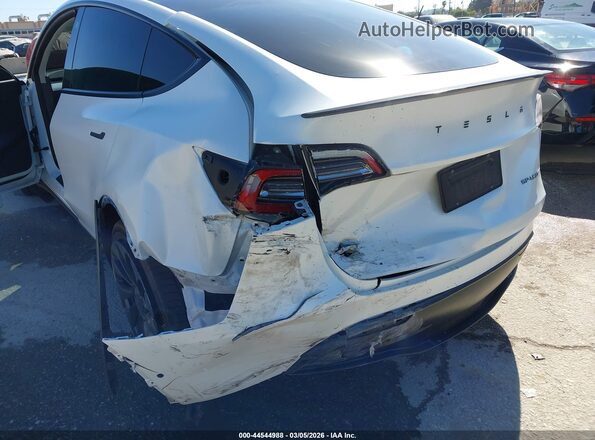 7SAYGDEF7NF383854 2022 TESLA MODEL Y Белый Вид спереди