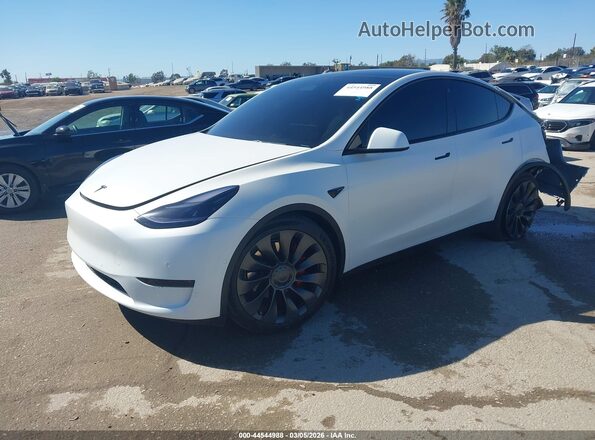 7SAYGDEF7NF383854 2022 TESLA MODEL Y Белый Передняя левая четверть