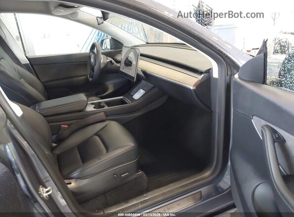 7SAYGDEF7NF490015 2022 TESLA MODEL Y Серый Вид салона спереди