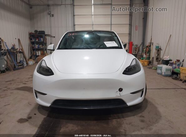 7SAYGDEF7PF811182 2023 TESLA MODEL Y White Սարքավորումների վահանակի տեսք