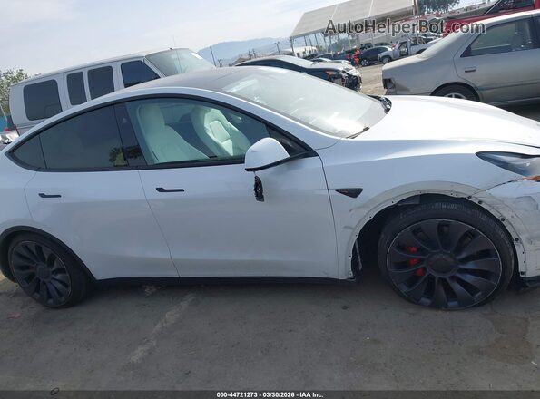 7SAYGDEF9RF061075 2024 TESLA MODEL Y Белый Вид задней части салона