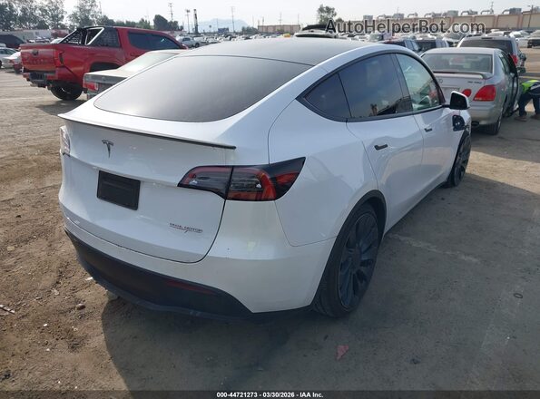 7SAYGDEF9RF061075 2024 TESLA MODEL Y Белый Задняя правая четверть