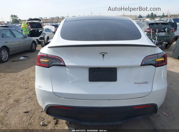 7SAYGDEF9RF061075 2024 TESLA MODEL Y Белый 