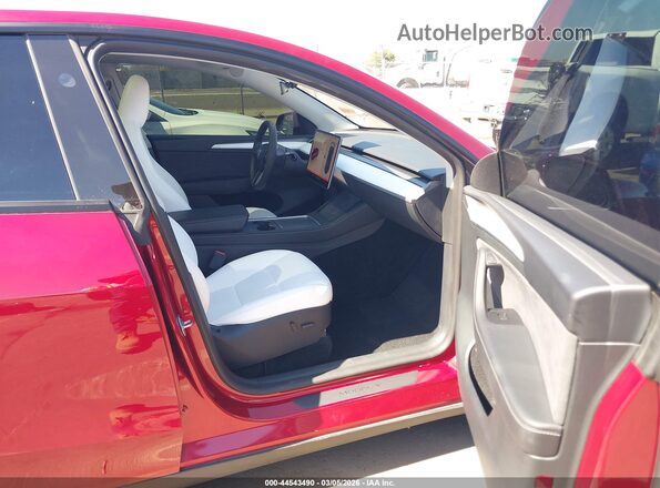 7SAYGDEF9RF101218 2024 TESLA MODEL Y Red Front interior view