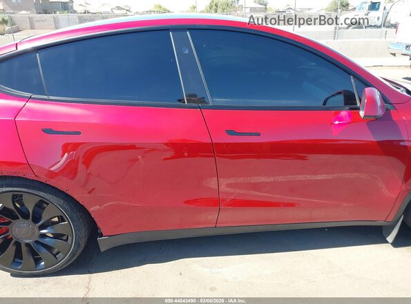 7SAYGDEF9RF101218 2024 TESLA MODEL Y Red 360 interior view