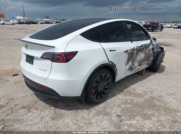 7SAYGDEFXPF918663 2023 TESLA MODEL Y Белый Задняя правая четверть