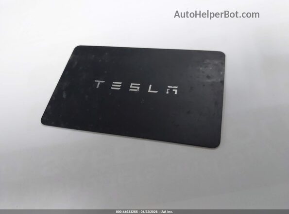 7SAYGDEFXPF918663 2023 TESLA MODEL Y Белый Вид панели приборов
