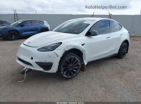 7SAYGDEFXPF918663 2023 TESLA MODEL Y Белый Передняя левая четверть