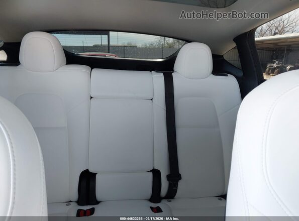 7SAYGDEFXPF918663 2023 TESLA MODEL Y Белый Вид наклейки с VIN-кодом