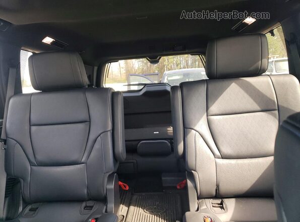 7SVAAABA1SX060513 2025 TOYOTA SEQUOIA Gray Հետևի նստատեղերի տեսք