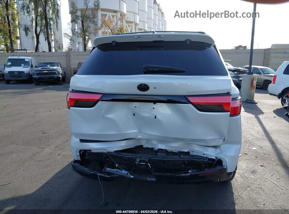 7SVAAABA4RX026043 2024 TOYOTA SEQUOIA White Вид спереду