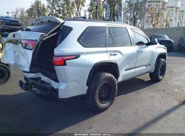 7SVAAABA4RX026043 2024 TOYOTA SEQUOIA White Задня права чверть