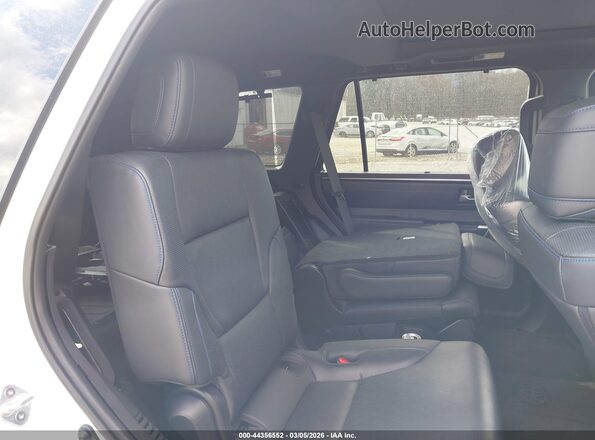 7SVAAABA4RX026186 2024 TOYOTA SEQUOIA White VIN კოდის სტიკერის ხედი