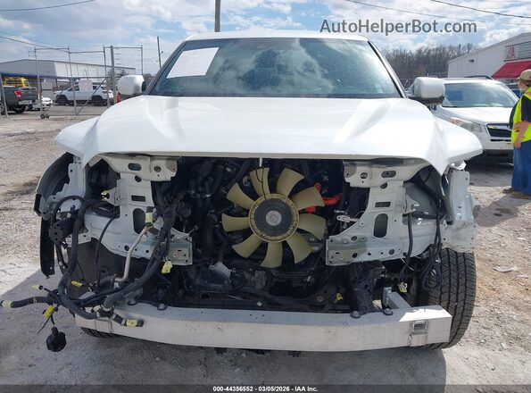 7SVAAABA4RX026186 2024 TOYOTA SEQUOIA White უკანა სალონის ხედი