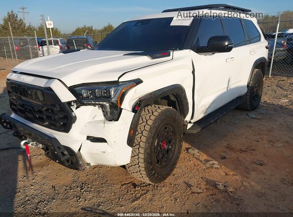 7SVAAABA5SX052706 2025 TOYOTA SEQUOIA White წინა ხედი