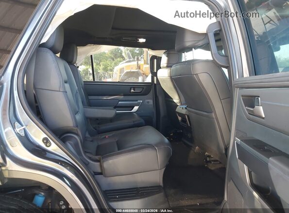 7SVAAABA7TX080993 2026 TOYOTA SEQUOIA Gray Vista de la etiqueta del VIN