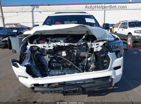 7SVAAABA8TX073339 2026 TOYOTA SEQUOIA White Vista del cuadro de instrumentos