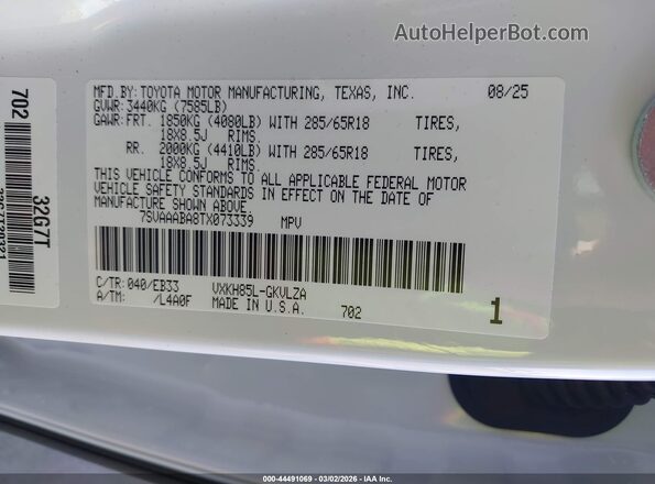 7SVAAABA8TX073339 2026 TOYOTA SEQUOIA White Vista del compartimento del motor
