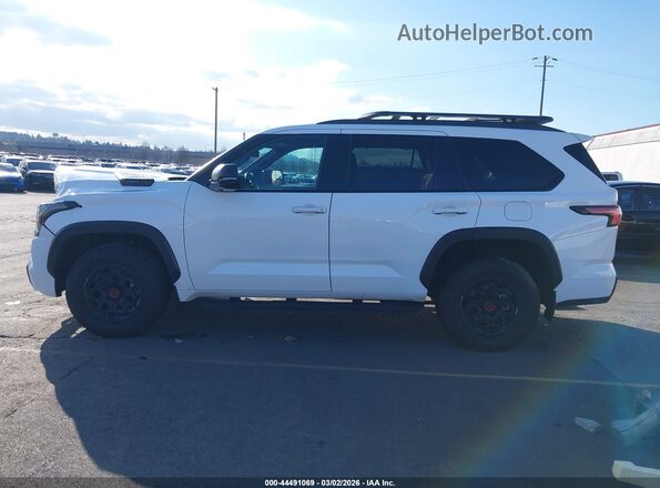 7SVAAABA8TX073339 2026 TOYOTA SEQUOIA White Vista interior de 360 grados