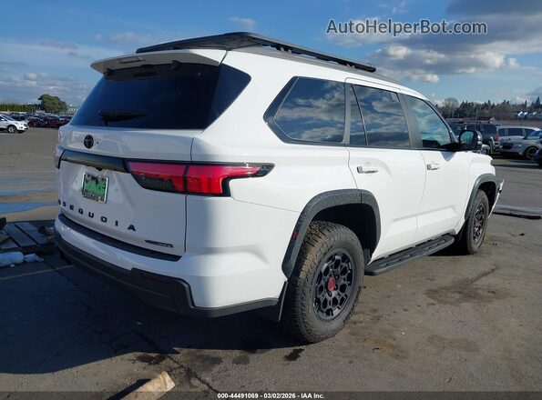 7SVAAABA8TX073339 2026 TOYOTA SEQUOIA White Trasero derecho