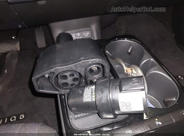 7YAKM4DB3SY014715 2025 HYUNDAI IONIQ 5 White 