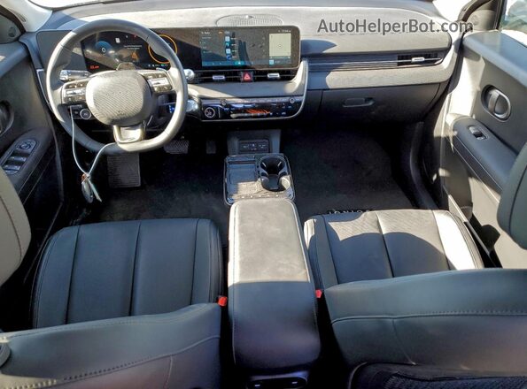 7YAKNDDC8SY040426 2025 HYUNDAI IONIQ Silver Առջևի վահանակի տեսք