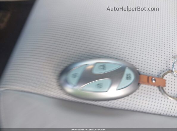 7YAMUFS33TY005353 2026 HYUNDAI IONIQ 9 White Вид панелі приладів
