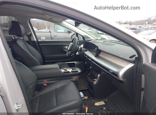 7YAMWFS59TY005451 2026 HYUNDAI IONIQ 9 Gray Սալոնի դիմացի տեսք