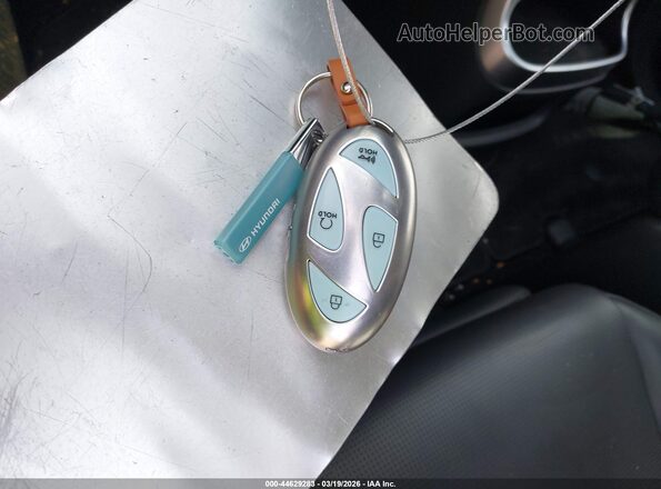 7YAMWFS5XTY001764 2026 HYUNDAI IONIQ 9 White Առջևի վահանակի տեսք