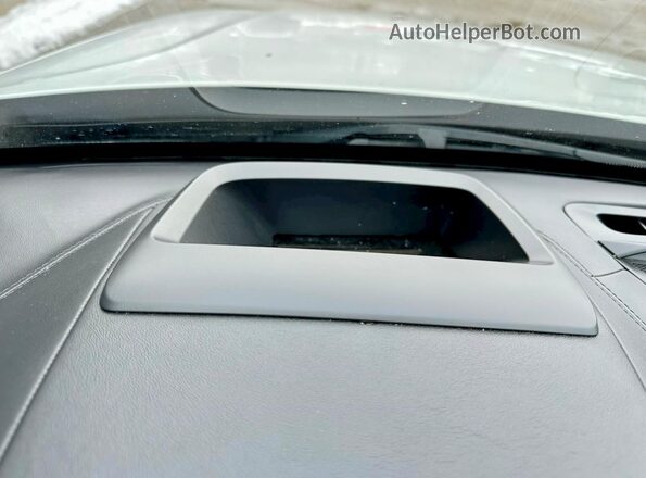 YV4BC0PL2G1042106 2016 VOLVO XC90 White Widok wnętrza z tyłu