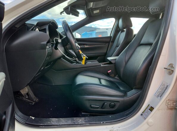JM1BPAMM5K1118615 2019 MAZDA 3 Белый 