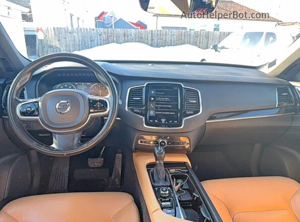 YV4A22PK2J1333441 2018 VOLVO XC90 White უკანა სავარძლების ხედი
