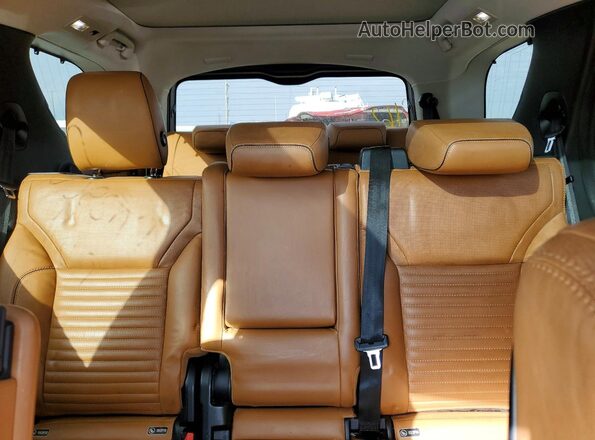 SALRR2RK8JA047746 2018 LAND ROVER DISCOVERY White Rear interior view