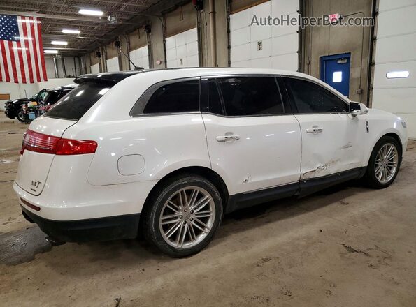 2LMHJ5AT9GBL02501 2016 LINCOLN MKT White 