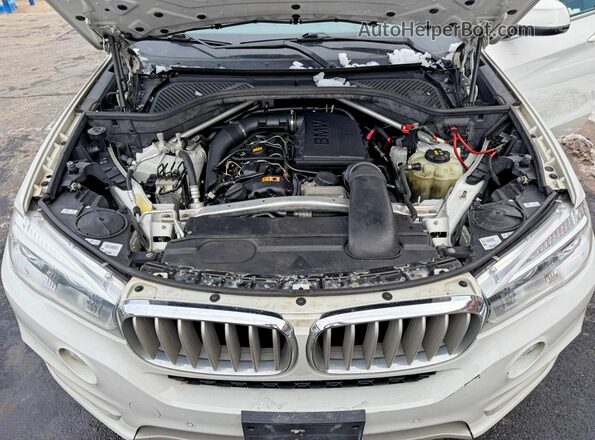 5UXKR0C52J0Y02782 2018 BMW X5 White 