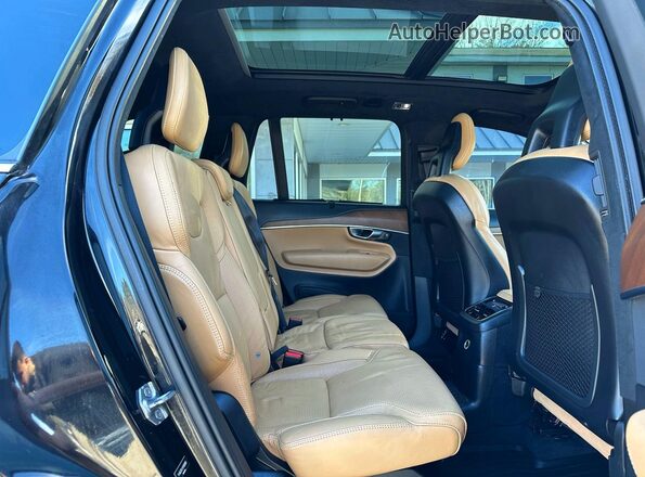 YV4BC0PLXH1180980 2017 VOLVO XC90 Черный Вид салона спереди