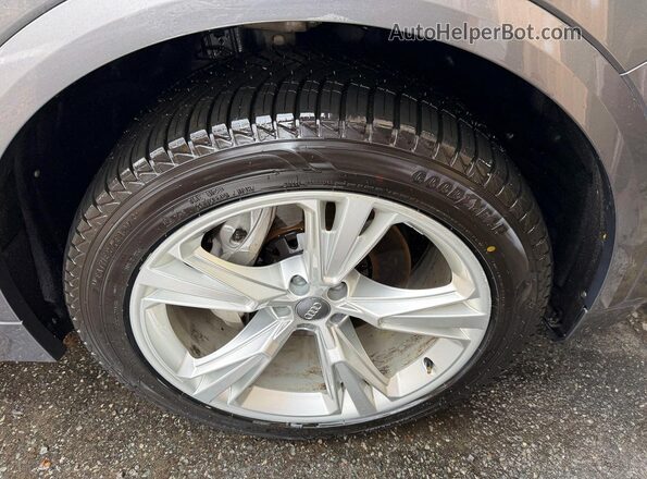 WA1BVAF19KD039112 2019 AUDI Q8 Gray Widok komory silnika