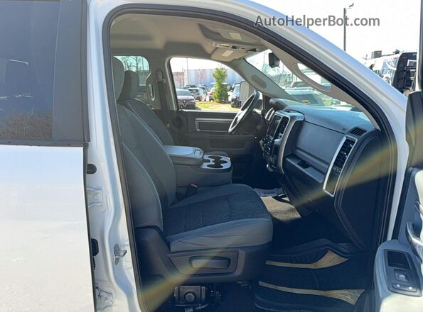 3C7WRTCL1GG210669 2016 RAM 3500 Белый Вид сзади