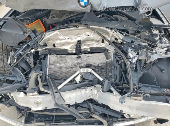 3MW69FF01R8D92674 2024 BMW 3 SERIES Gray ძრავის განყოფილების ხედი