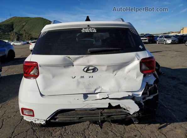 KMHRC8A3XNU208940 2022 HYUNDAI VENUE White 