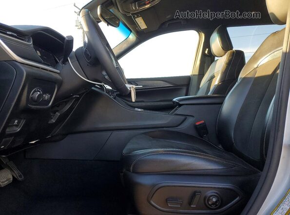 1C4RJKAG5P8895010 2023 JEEP GRAND Silver Vista del salpicadero