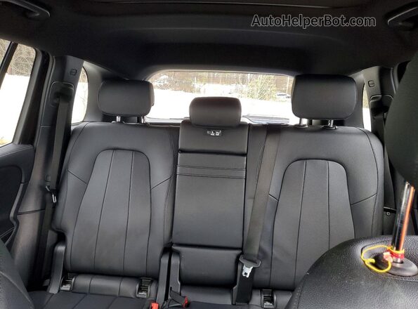 W1N4M4GB7NW246271 2022 MERCEDES-BENZ GLB-CLASS Black Widok wnętrza z tyłu