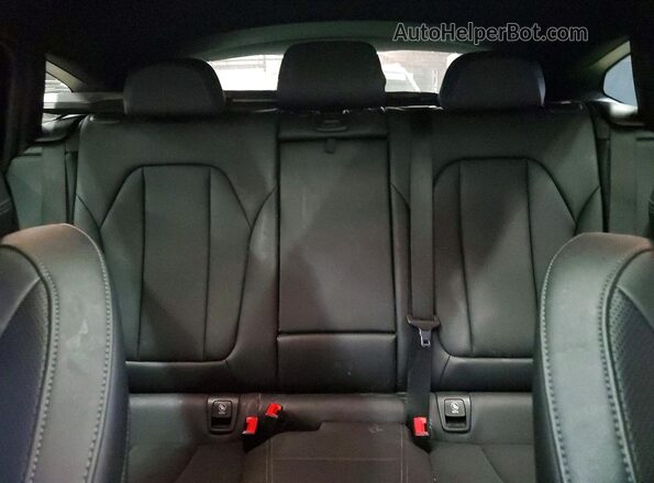 5UX33DT09N9K12081 2022 BMW X4 White Вид задньої частини салону